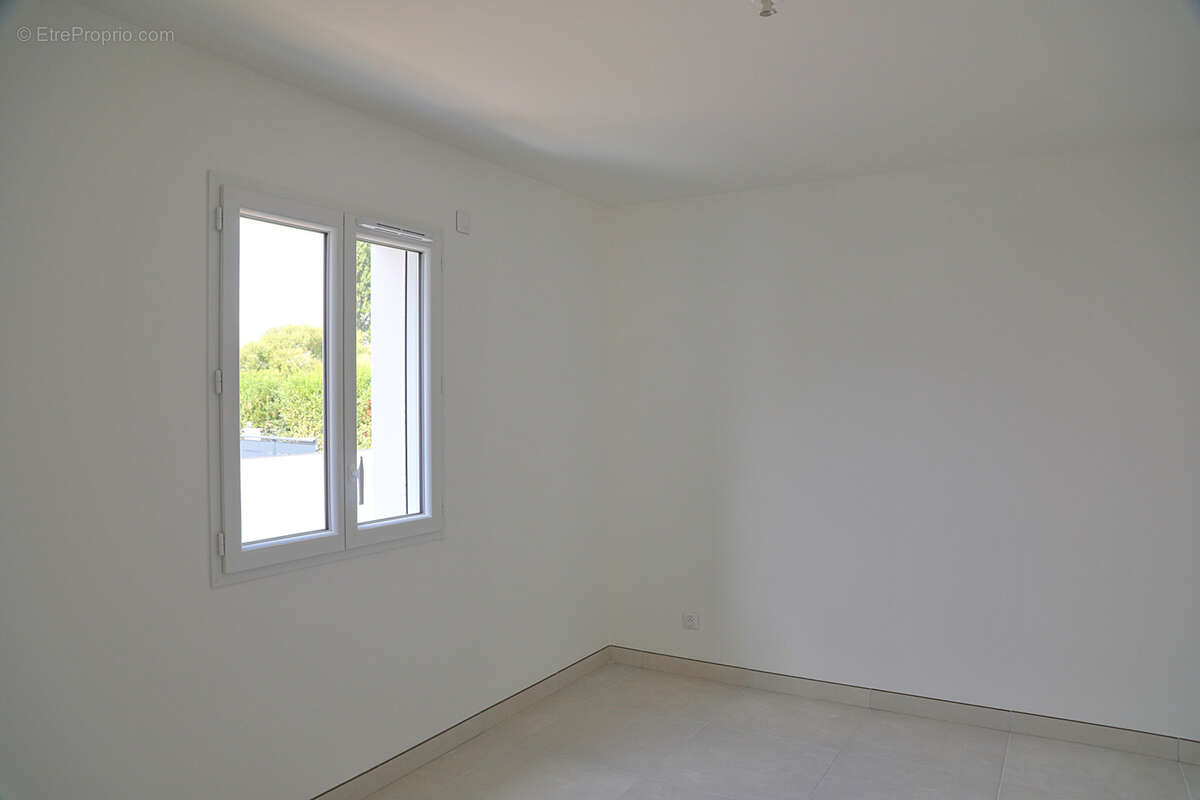 Maison à VAUX-SUR-MER