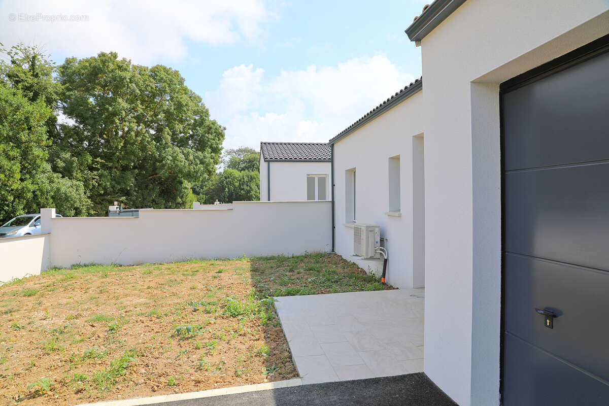 Maison à VAUX-SUR-MER