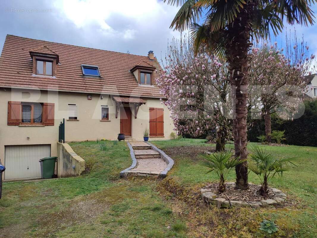 IMG_20250822_120025 - Maison à SAINT-FARGEAU-PONTHIERRY