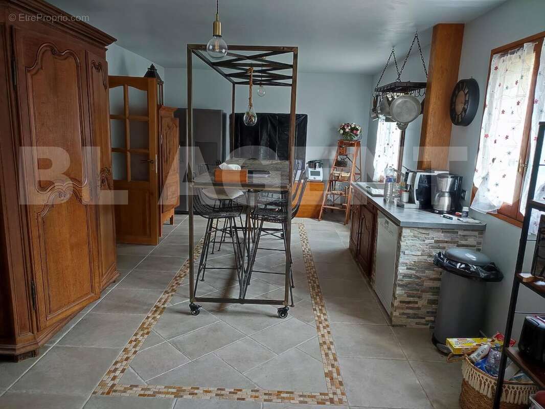 IMG_20250822_120049 - Maison à SAINT-FARGEAU-PONTHIERRY