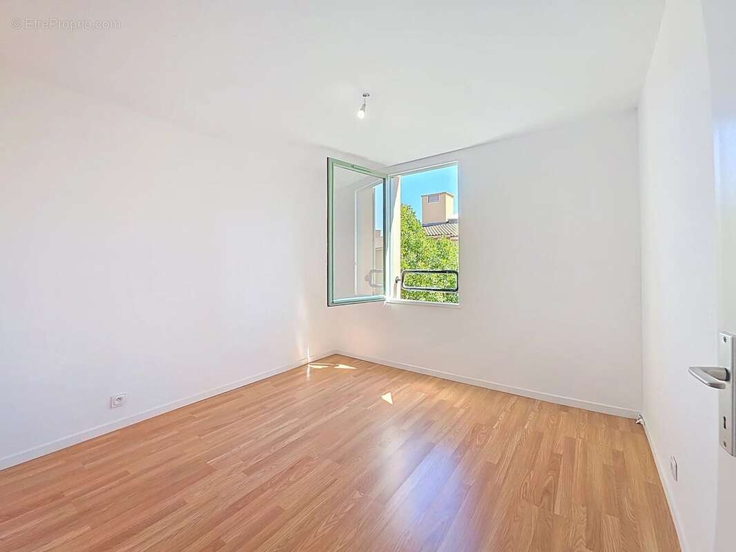 Appartement à VALBONNE