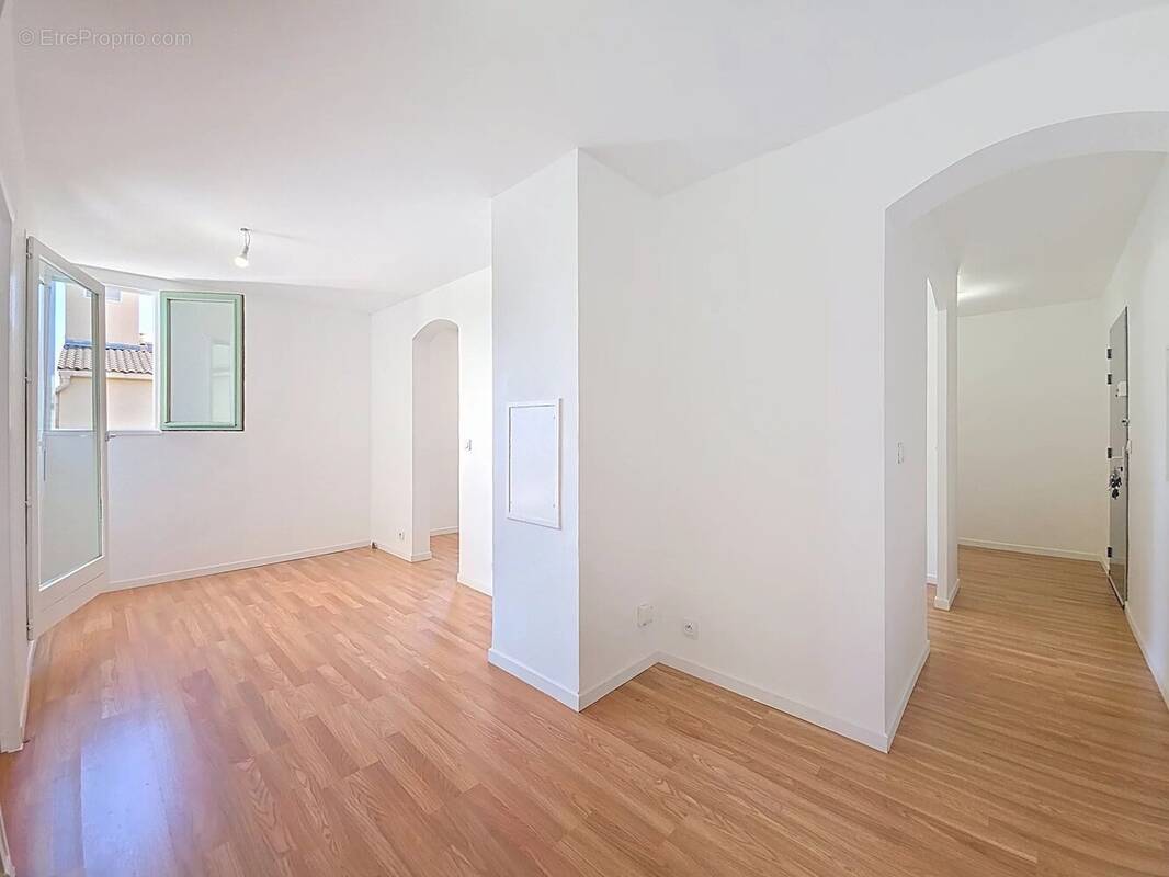 Appartement à VALBONNE