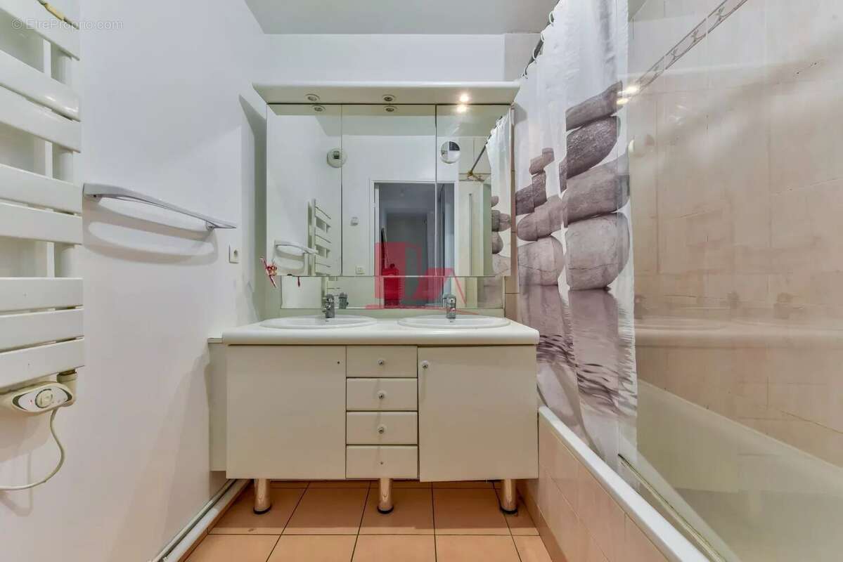 Appartement à ISSY-LES-MOULINEAUX