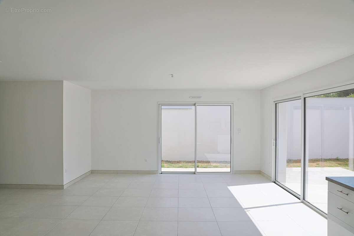 Maison à VAUX-SUR-MER