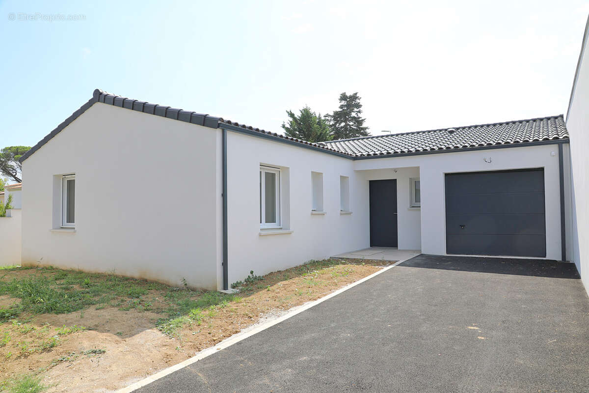 Maison à VAUX-SUR-MER