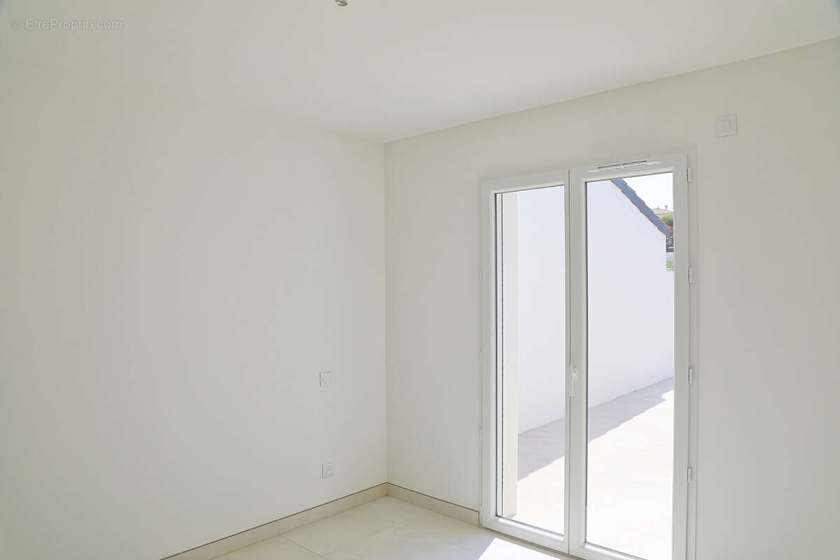 Maison à VAUX-SUR-MER