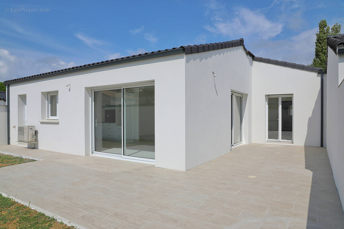 Maison à VAUX-SUR-MER