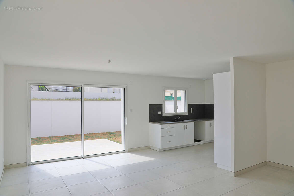 Maison à VAUX-SUR-MER