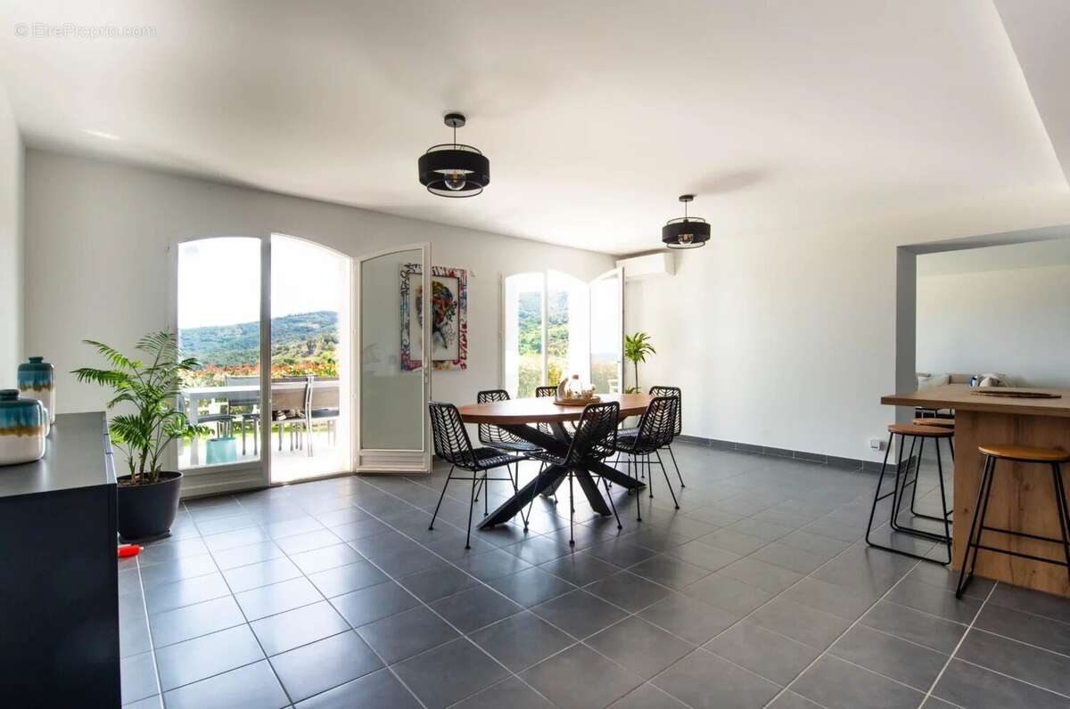 Appartement à PEGOMAS