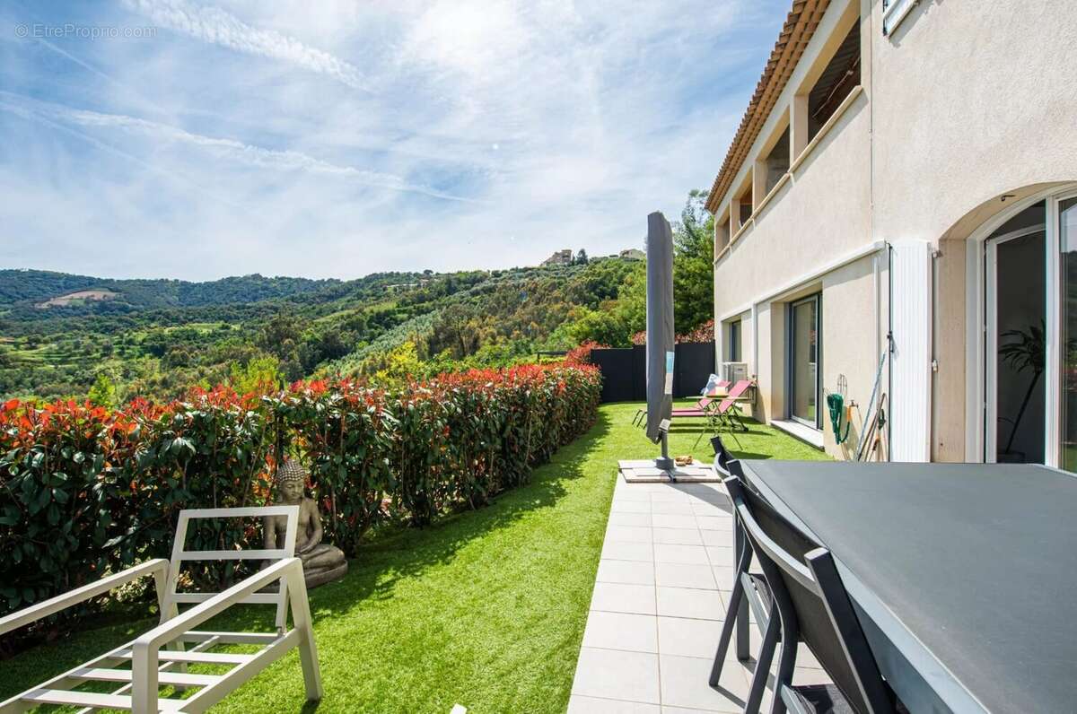 Appartement à PEGOMAS