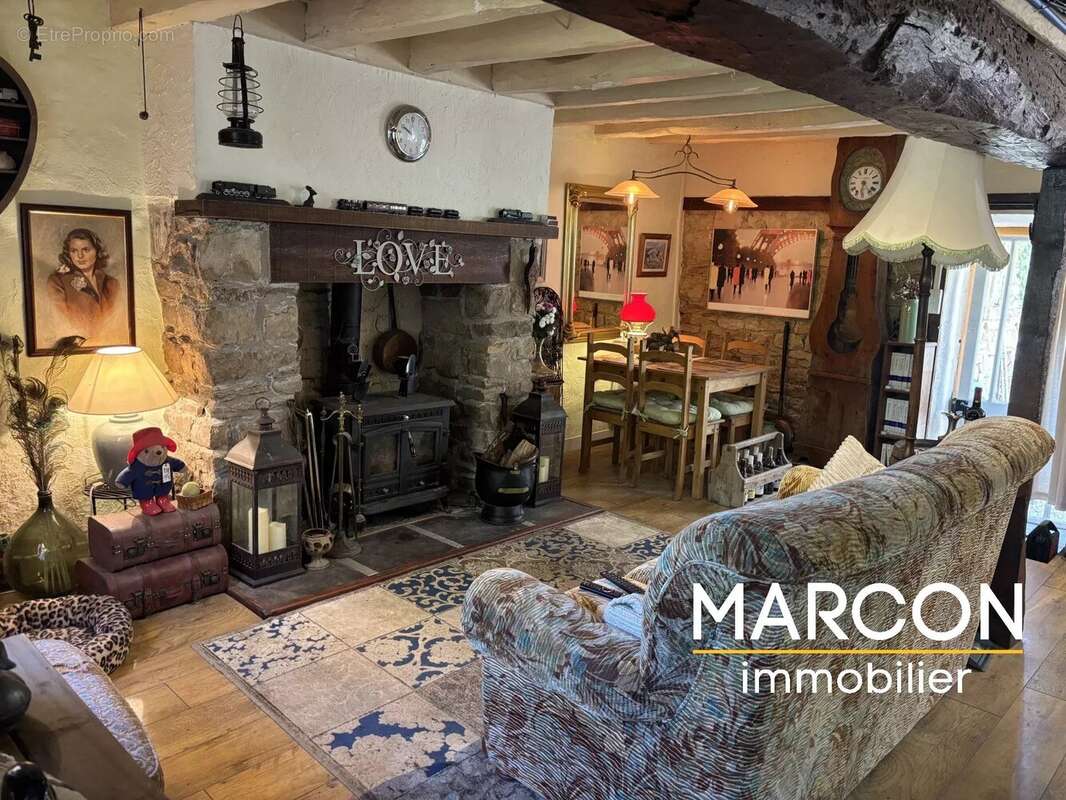 Maison à SAINT-AMAND-MAGNAZEIX