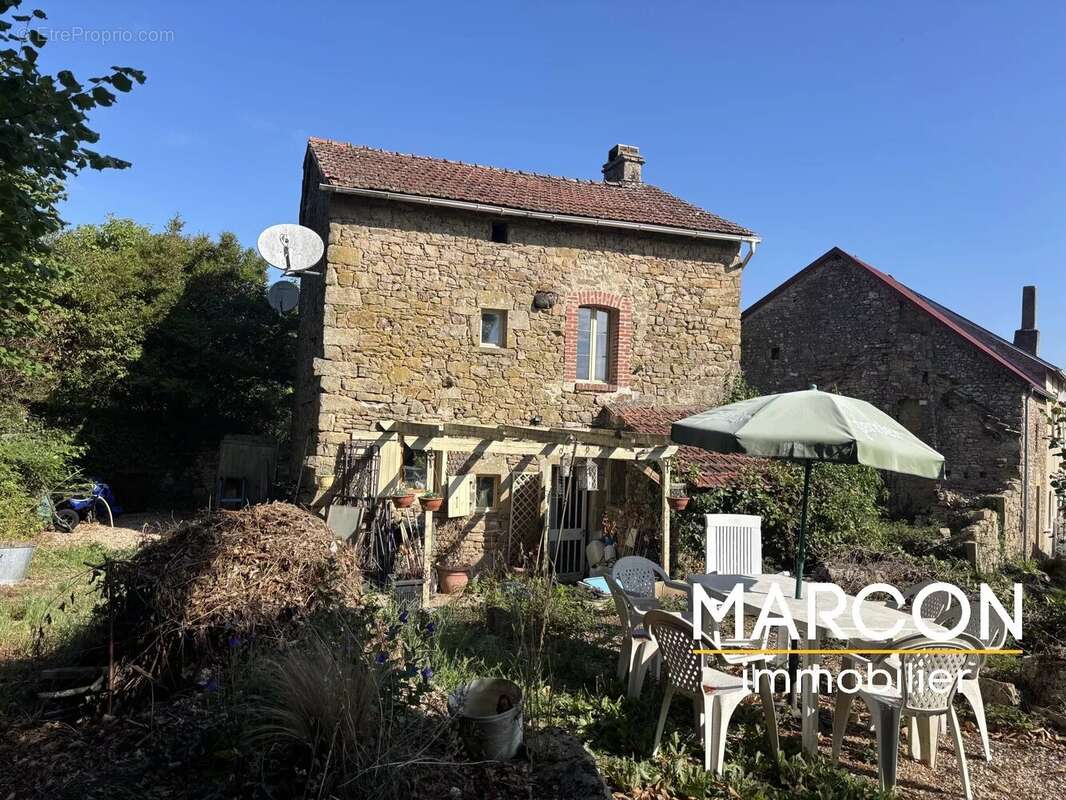 Maison à SAINT-AMAND-MAGNAZEIX