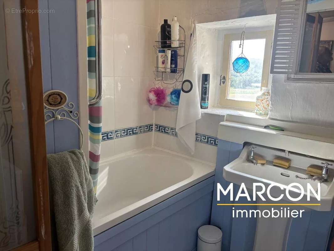 Maison à SAINT-AMAND-MAGNAZEIX