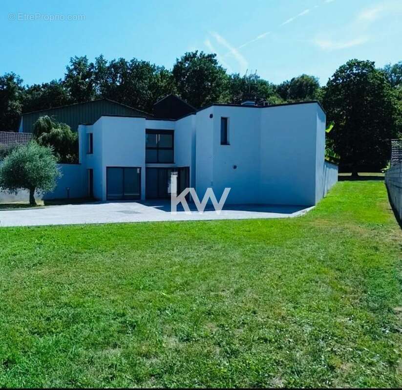 Maison à BALLANCOURT-SUR-ESSONNE