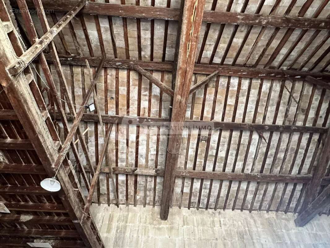 Maison à FONTVIEILLE