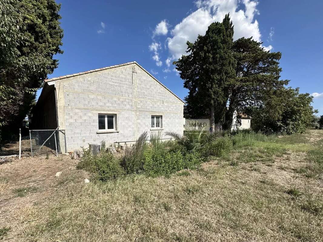 Maison à FONTVIEILLE