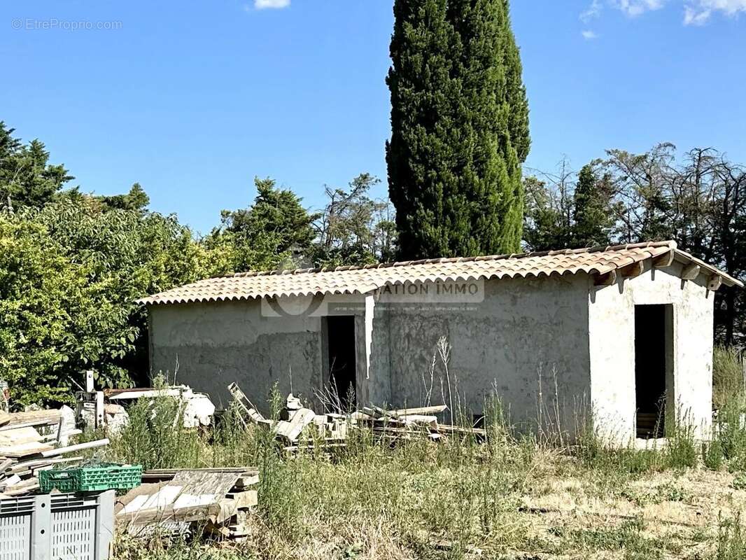 Maison à FONTVIEILLE