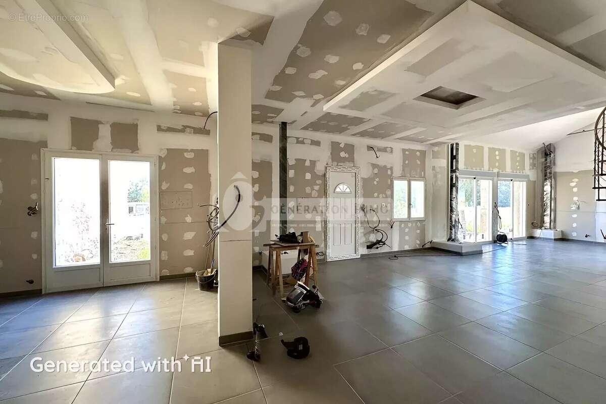 Maison à FONTVIEILLE