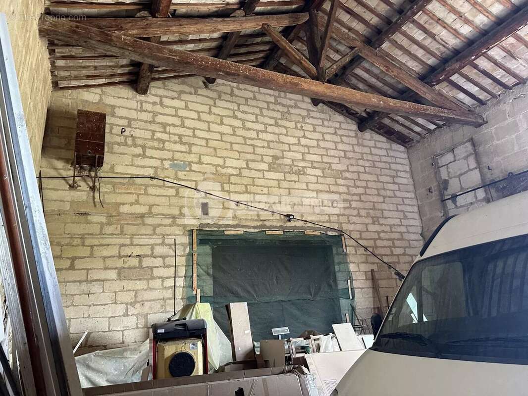 Maison à FONTVIEILLE