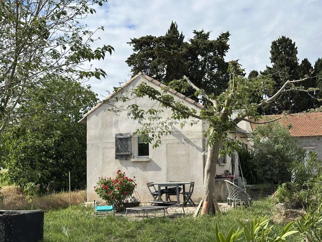 Maison à FONTVIEILLE