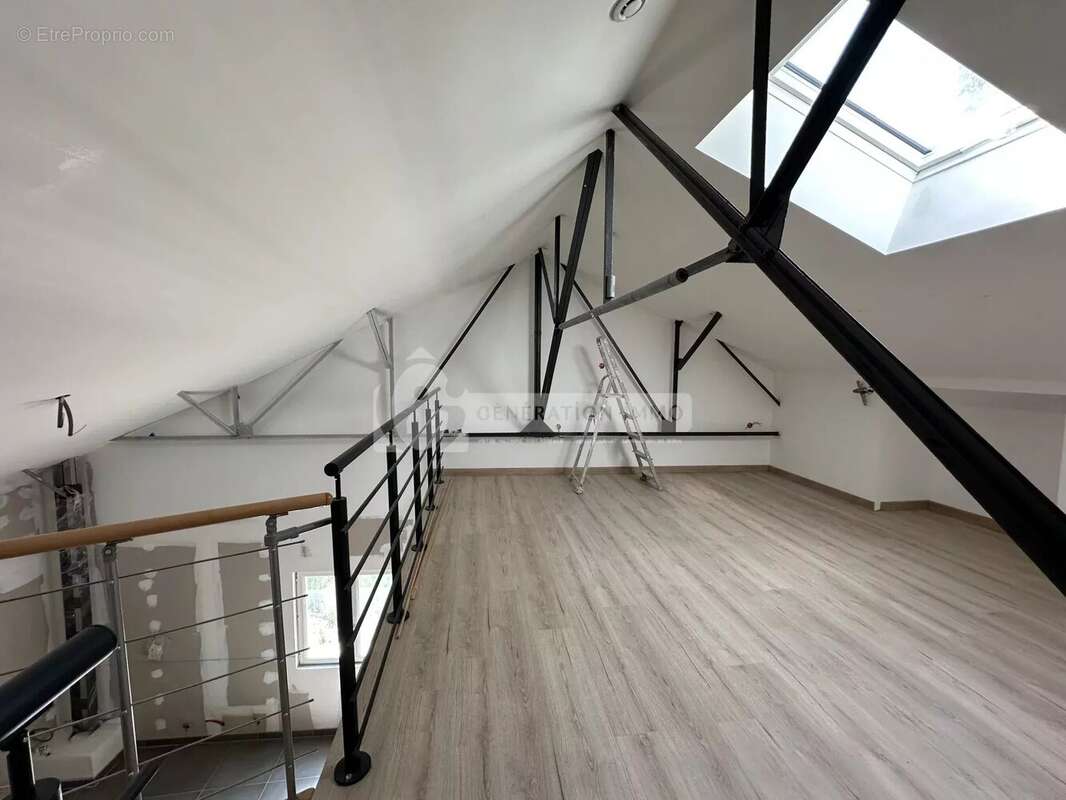 Maison à FONTVIEILLE