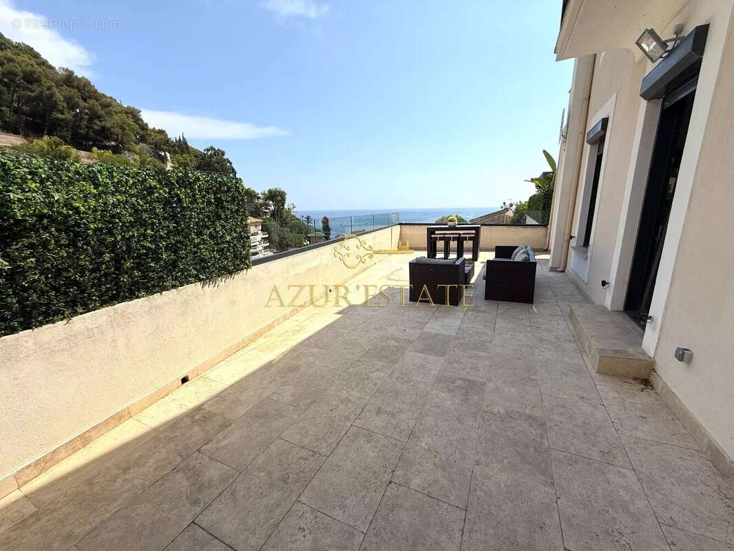 Appartement à ROQUEBRUNE-CAP-MARTIN