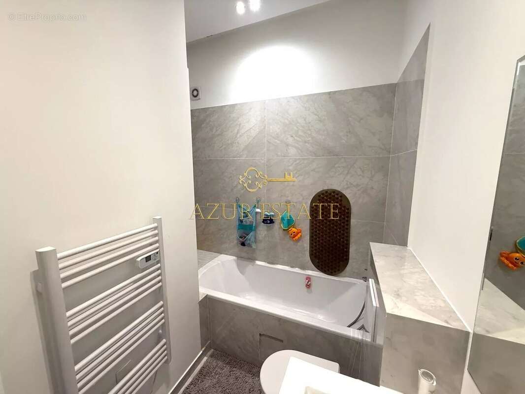 Appartement à ROQUEBRUNE-CAP-MARTIN