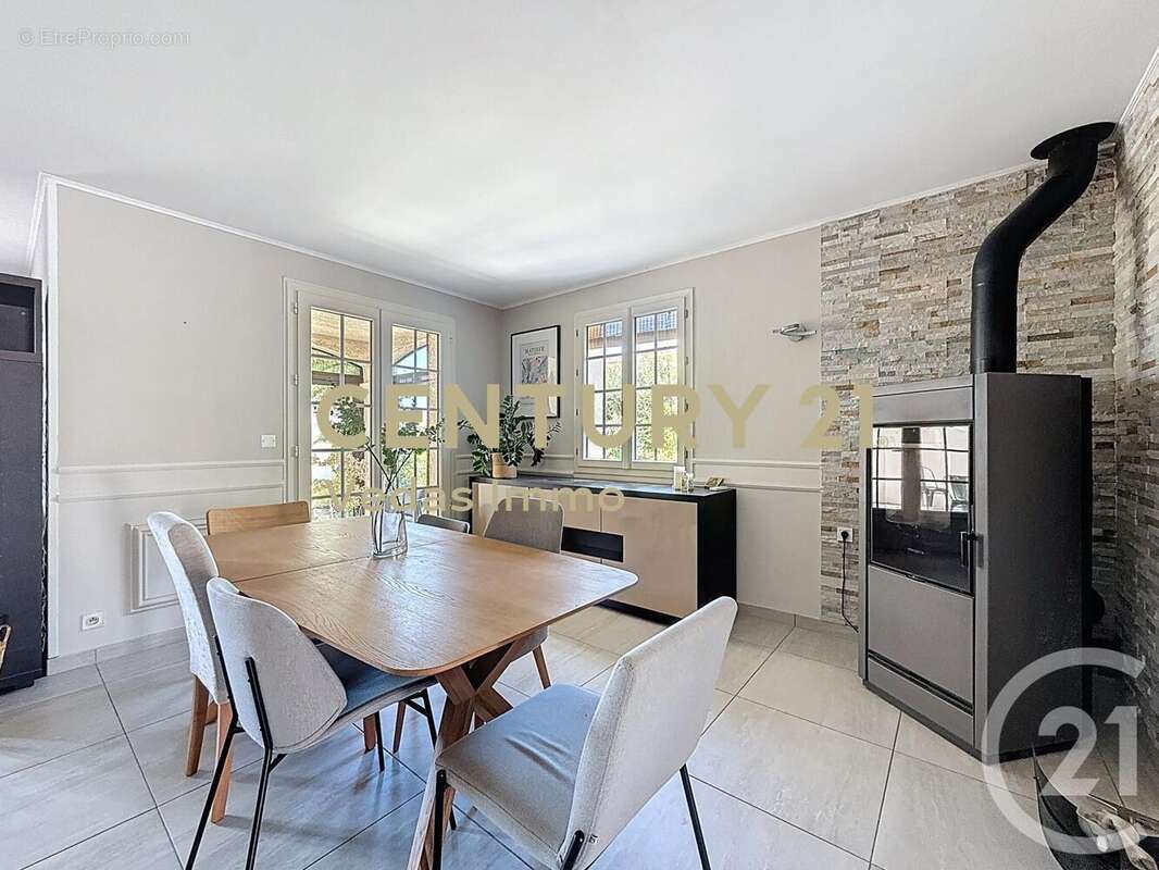 Maison à SAINT-JEAN-DE-VEDAS