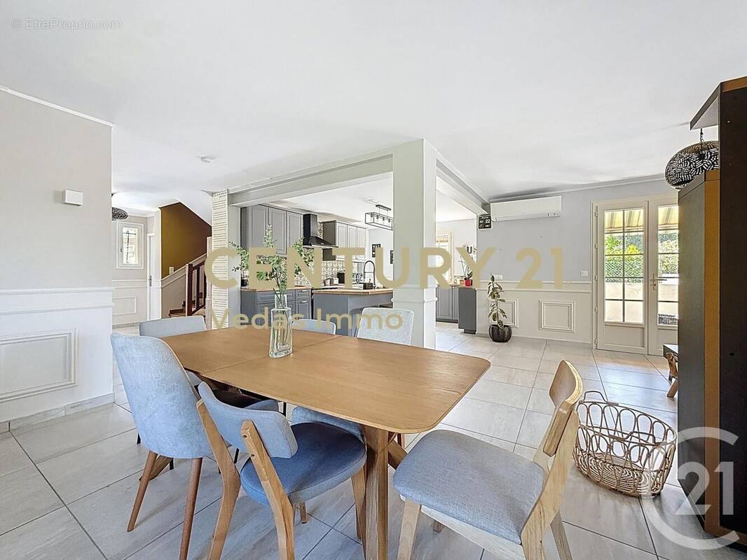 Maison à SAINT-JEAN-DE-VEDAS