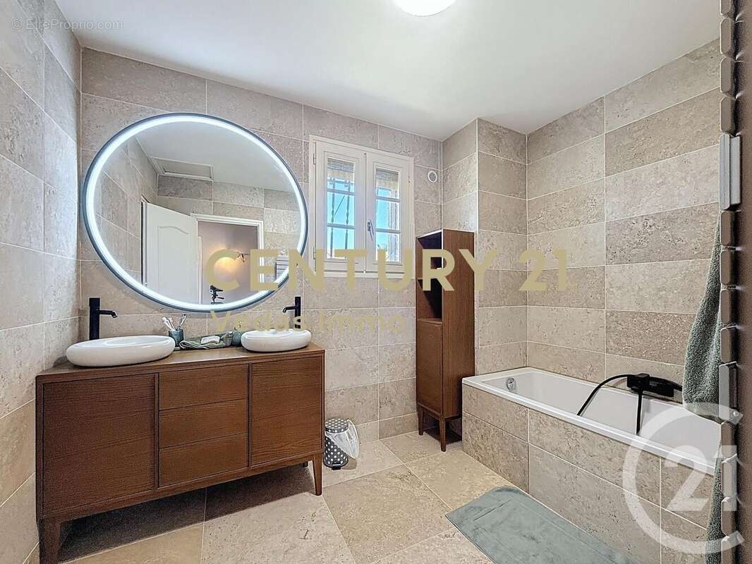 Maison à SAINT-JEAN-DE-VEDAS