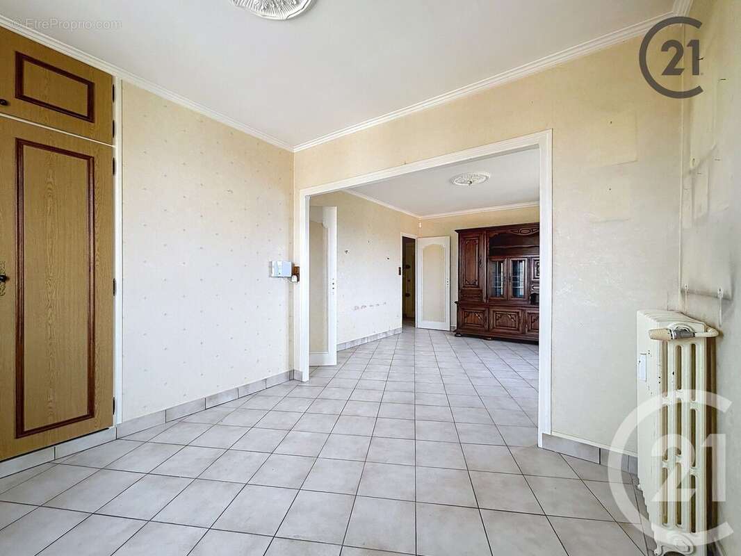 Appartement à LA CHAPELLE-SAINT-LUC