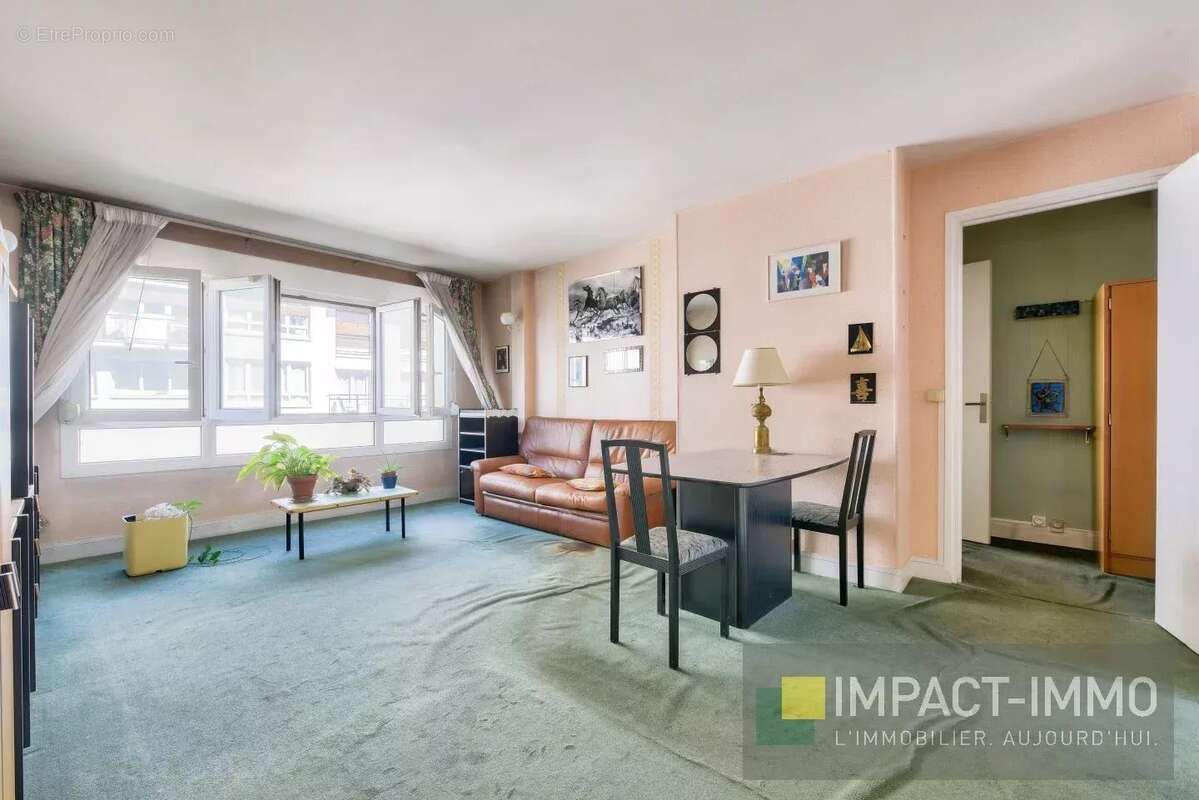 Appartement à PARIS-18E