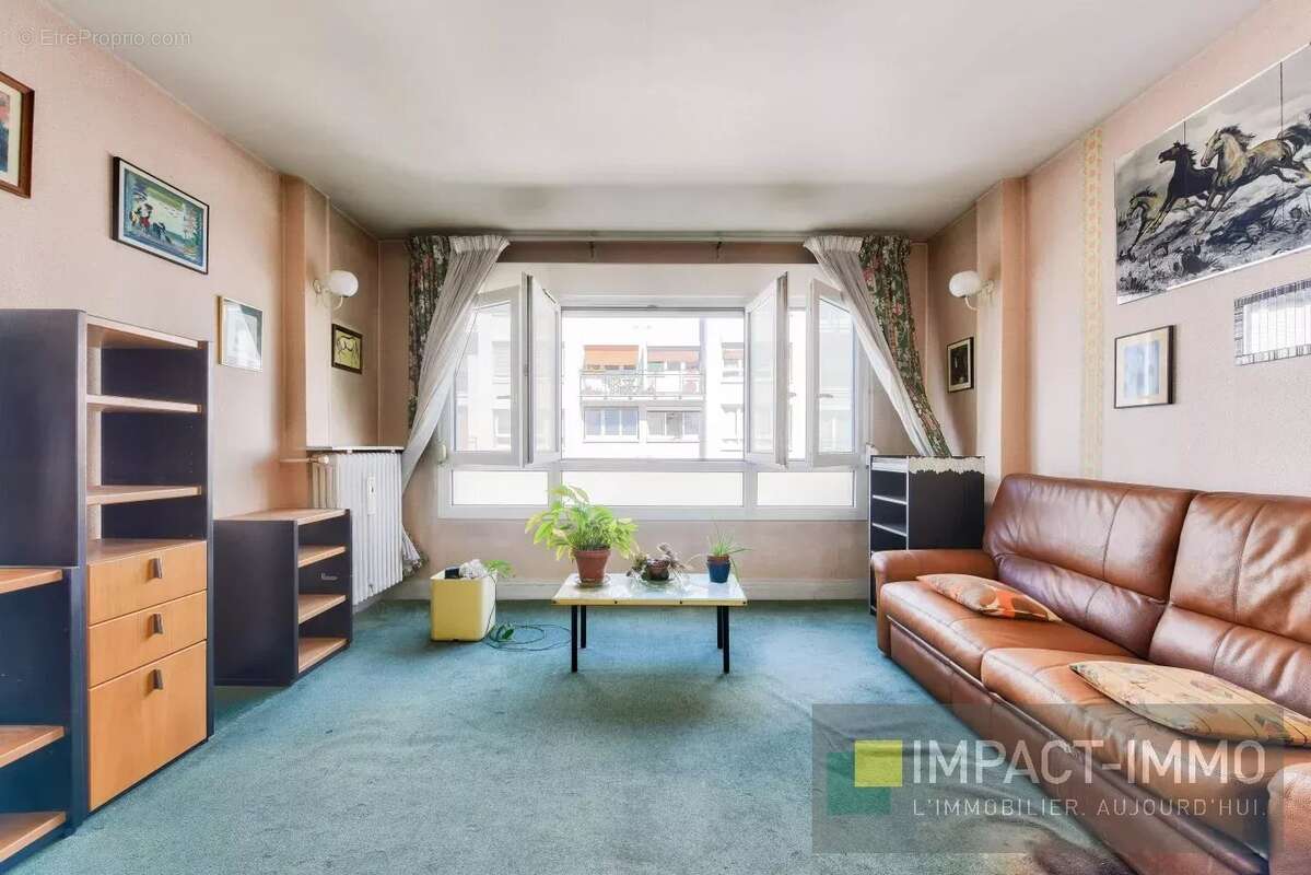 Appartement à PARIS-18E