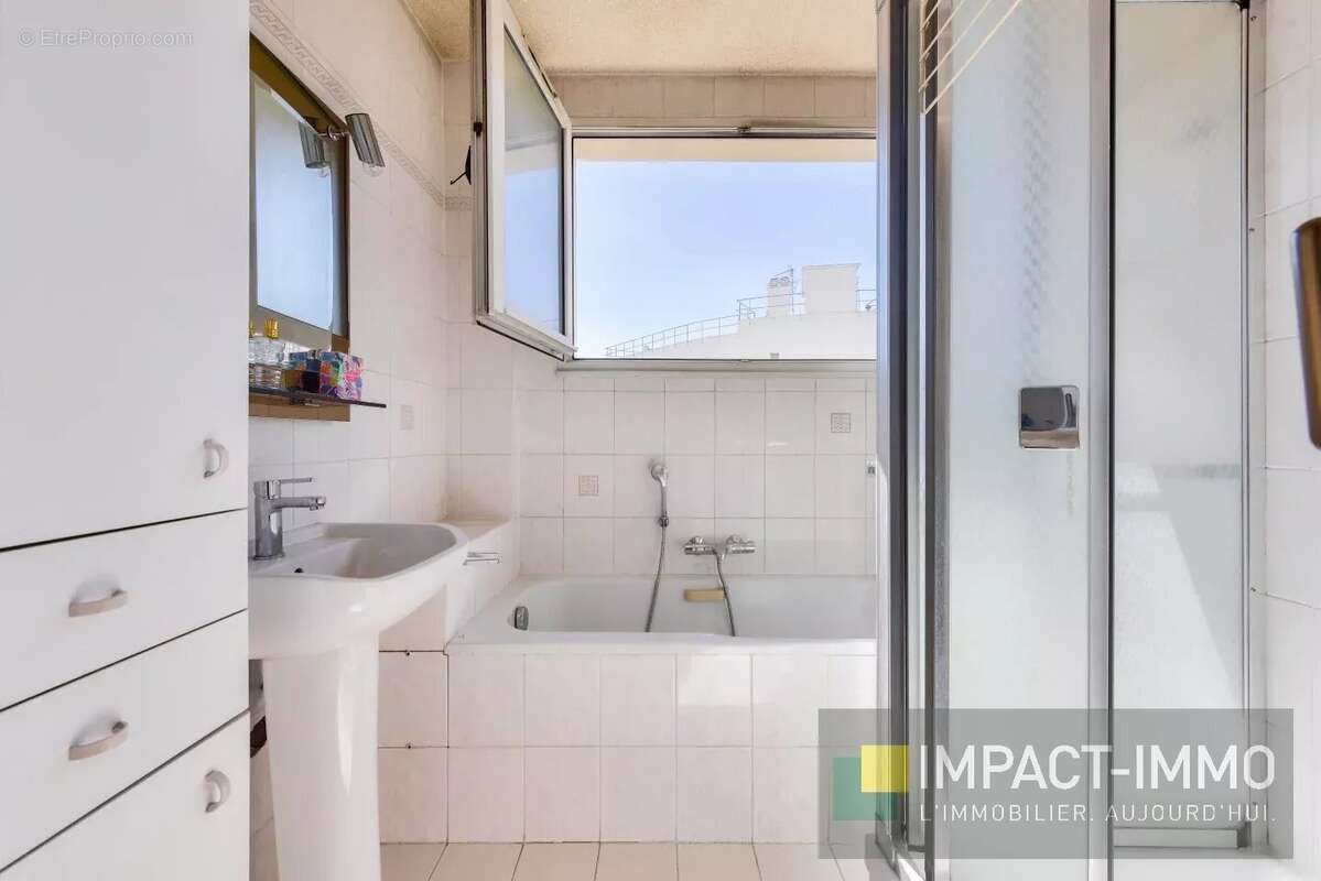 Appartement à PARIS-18E