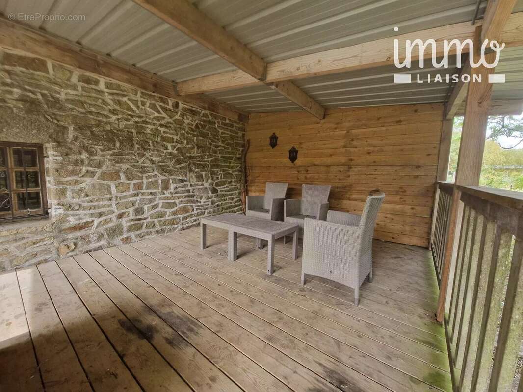 Maison à SAINT-ETIENNE-DE-MONTLUC