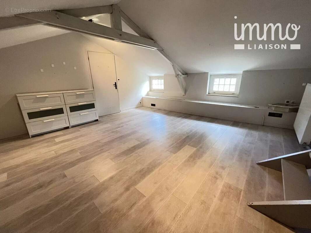 Maison à SAINT-ETIENNE-DE-MONTLUC