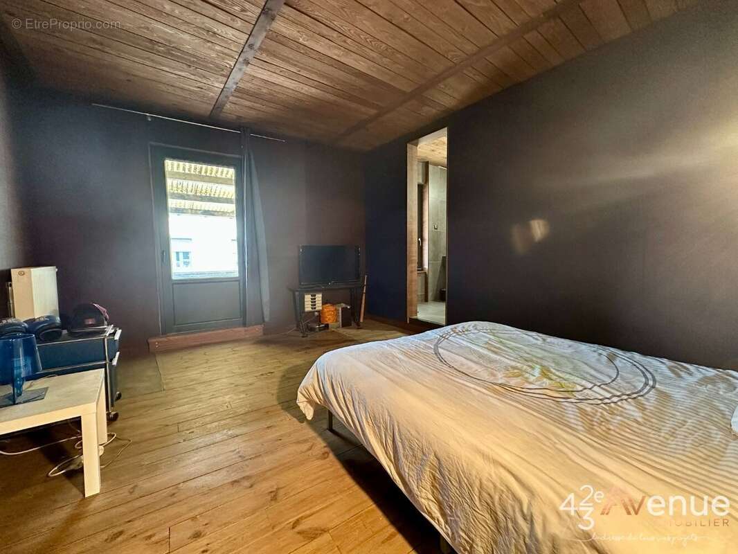 Maison à SURY-LE-COMTAL