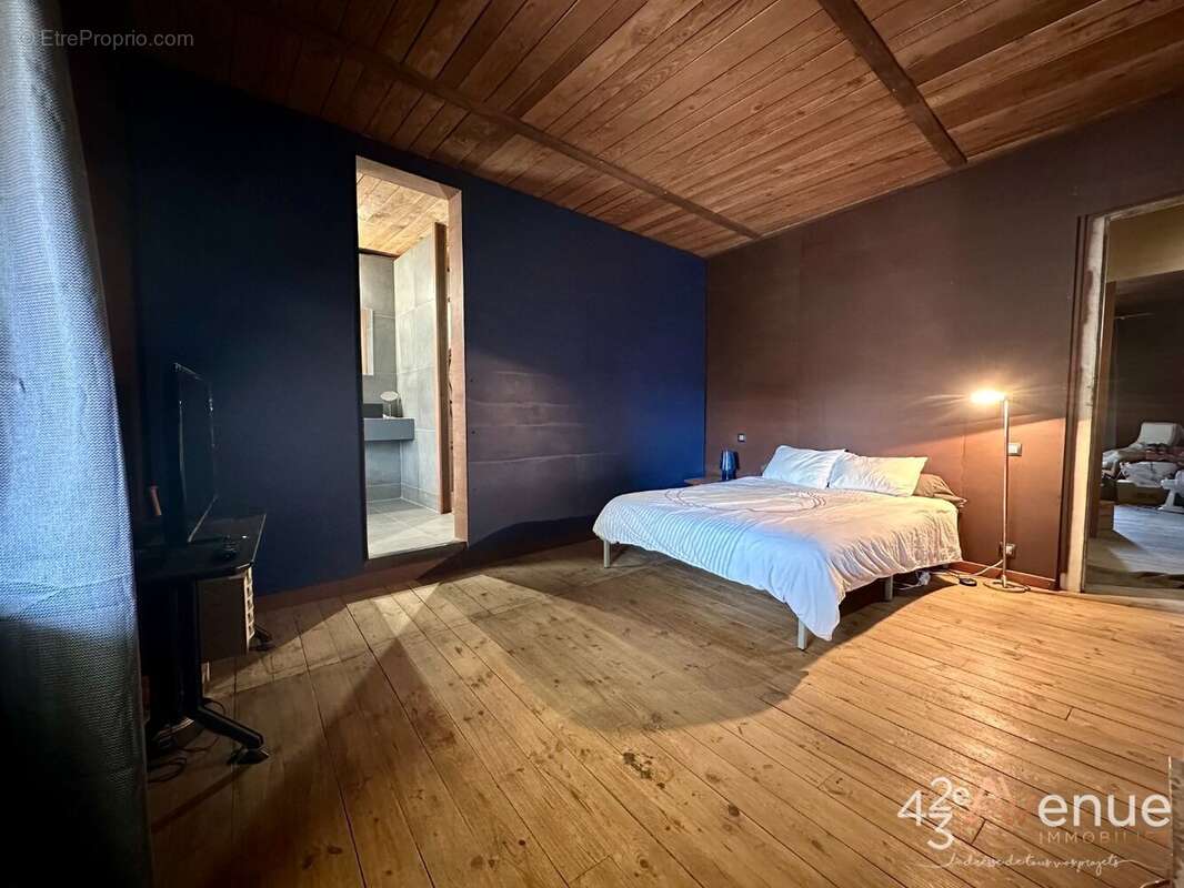 Maison à SURY-LE-COMTAL