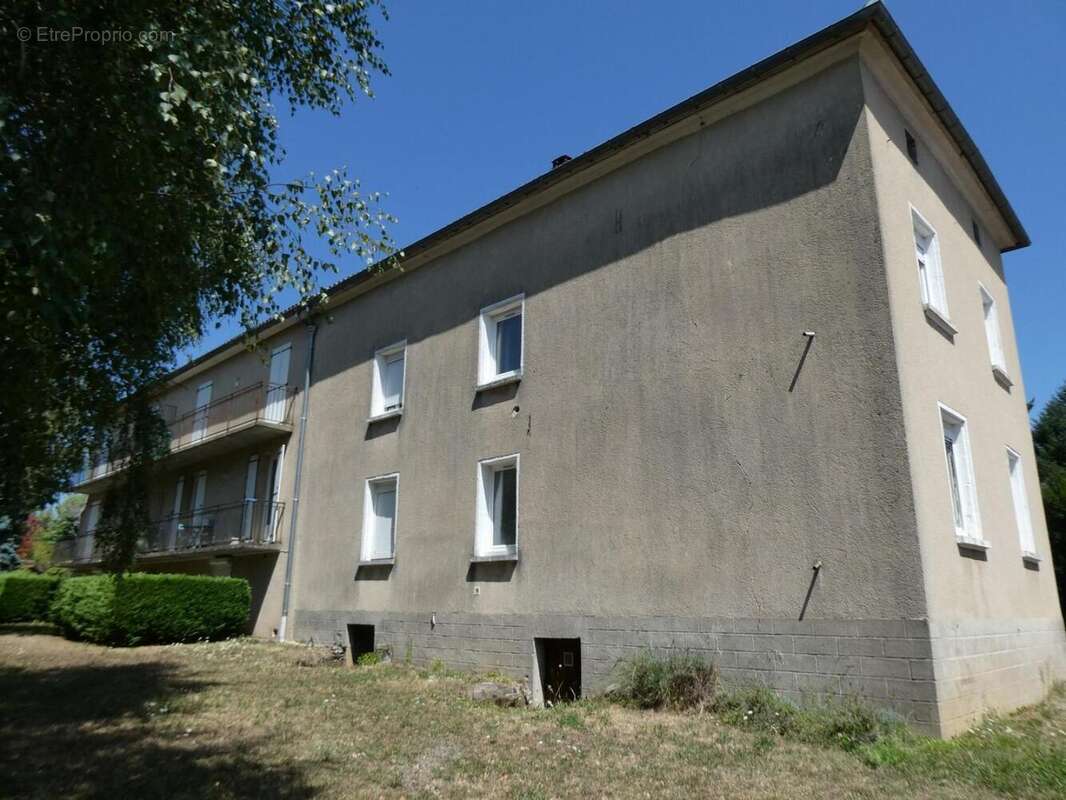 Appartement à LACAPELLE-MARIVAL