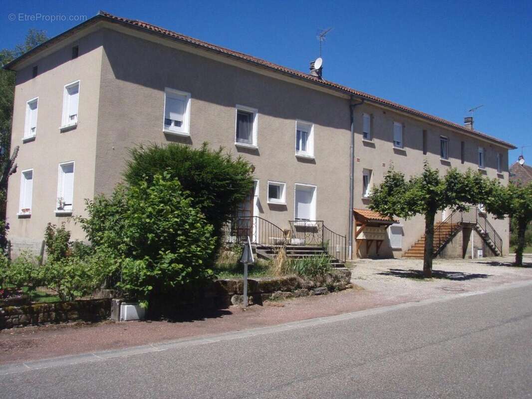 Appartement à LACAPELLE-MARIVAL