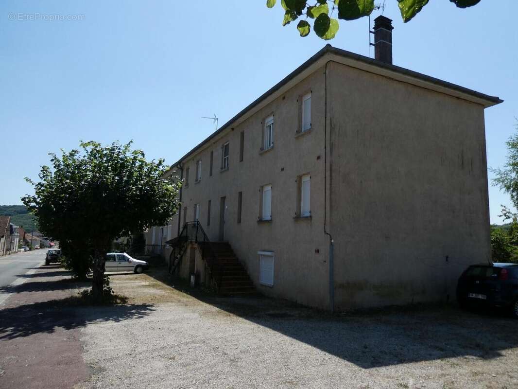 Appartement à LACAPELLE-MARIVAL