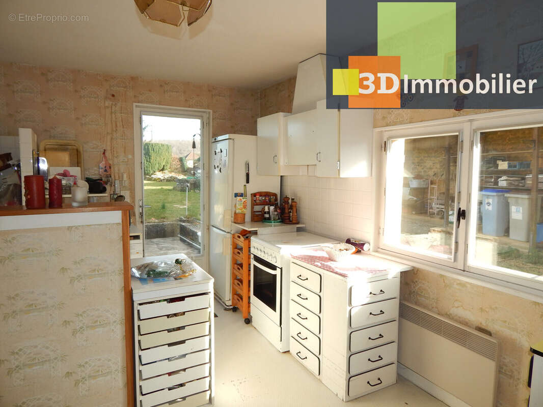 CUISINE 15 m² - Maison à LONS-LE-SAUNIER