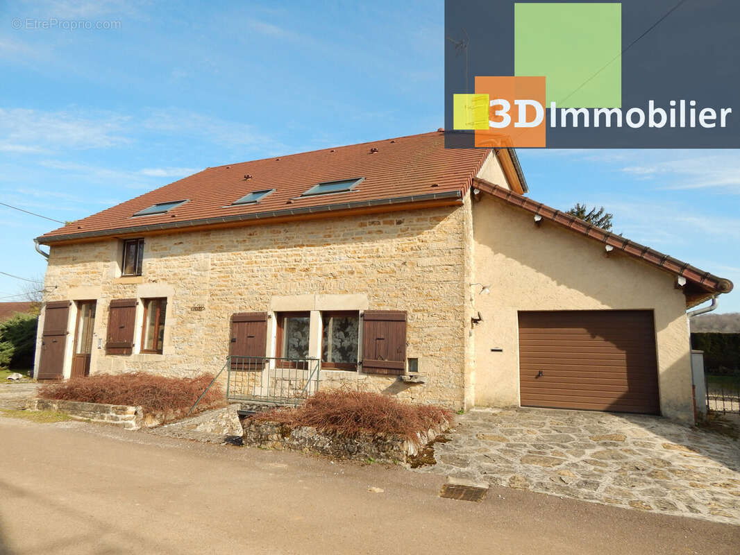 MAISON À VENDRE 234 m² - Maison à LONS-LE-SAUNIER