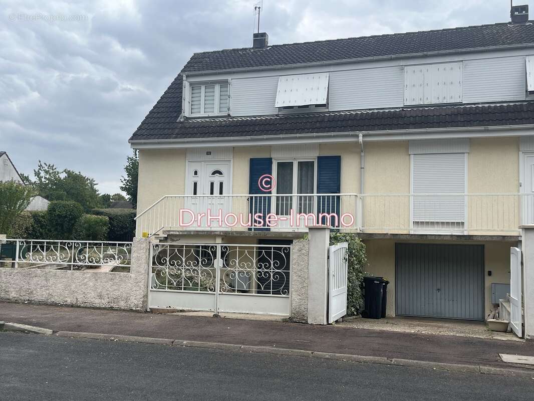 Maison à CHATELLERAULT