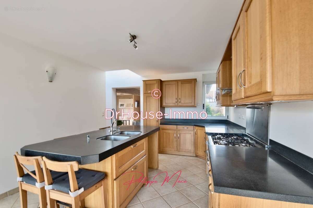 Maison à AUZOUVILLE-SUR-RY