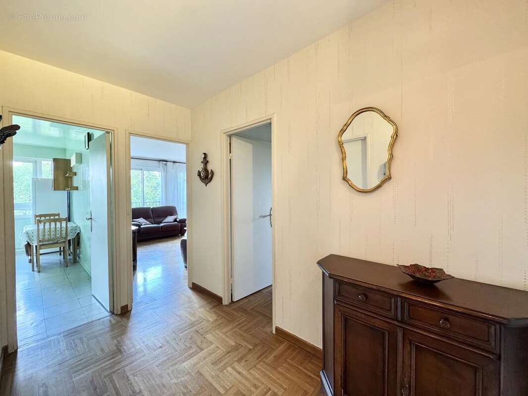 Appartement à VERRIERES-LE-BUISSON