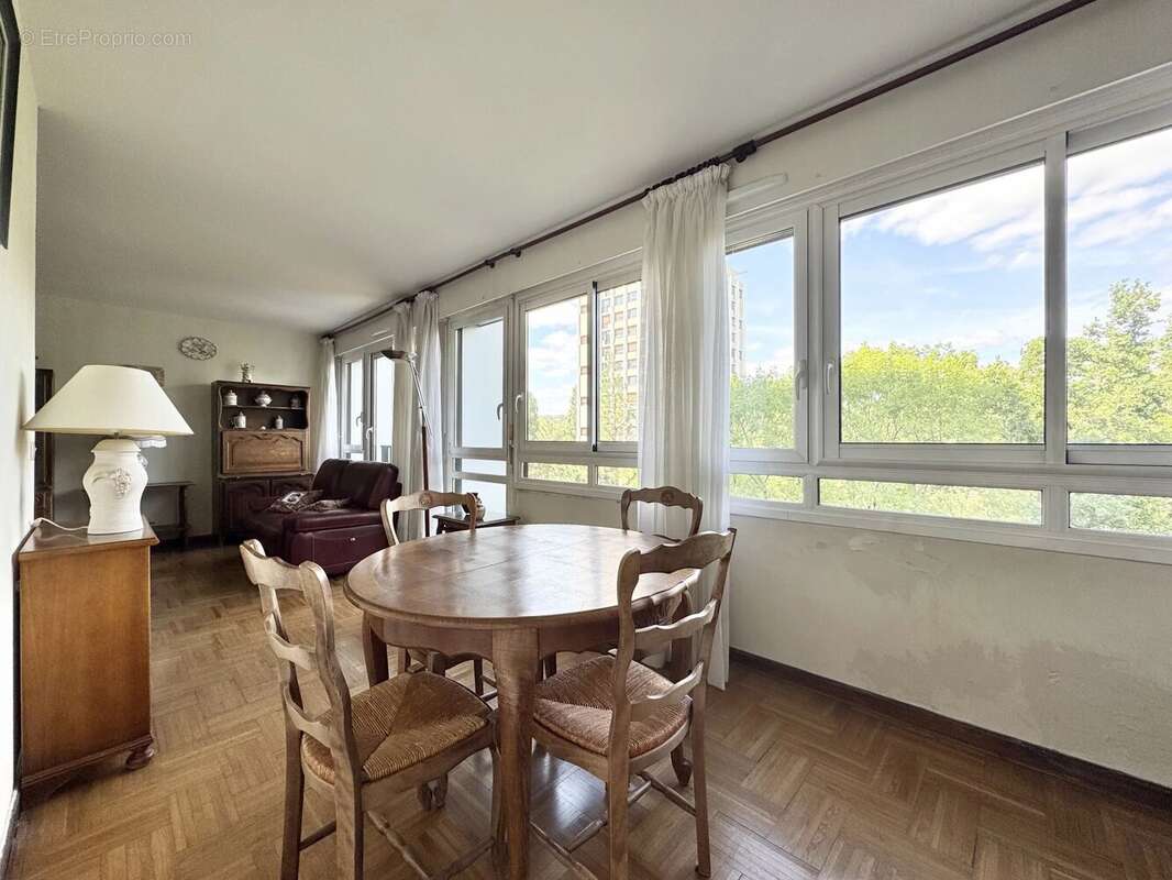 Appartement à VERRIERES-LE-BUISSON