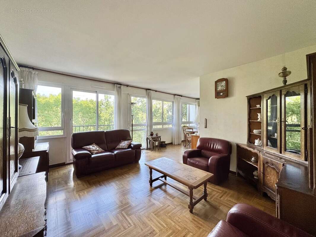Appartement à VERRIERES-LE-BUISSON