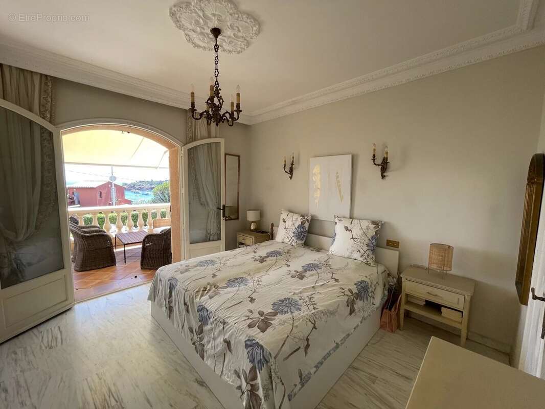 Maison à THEOULE-SUR-MER