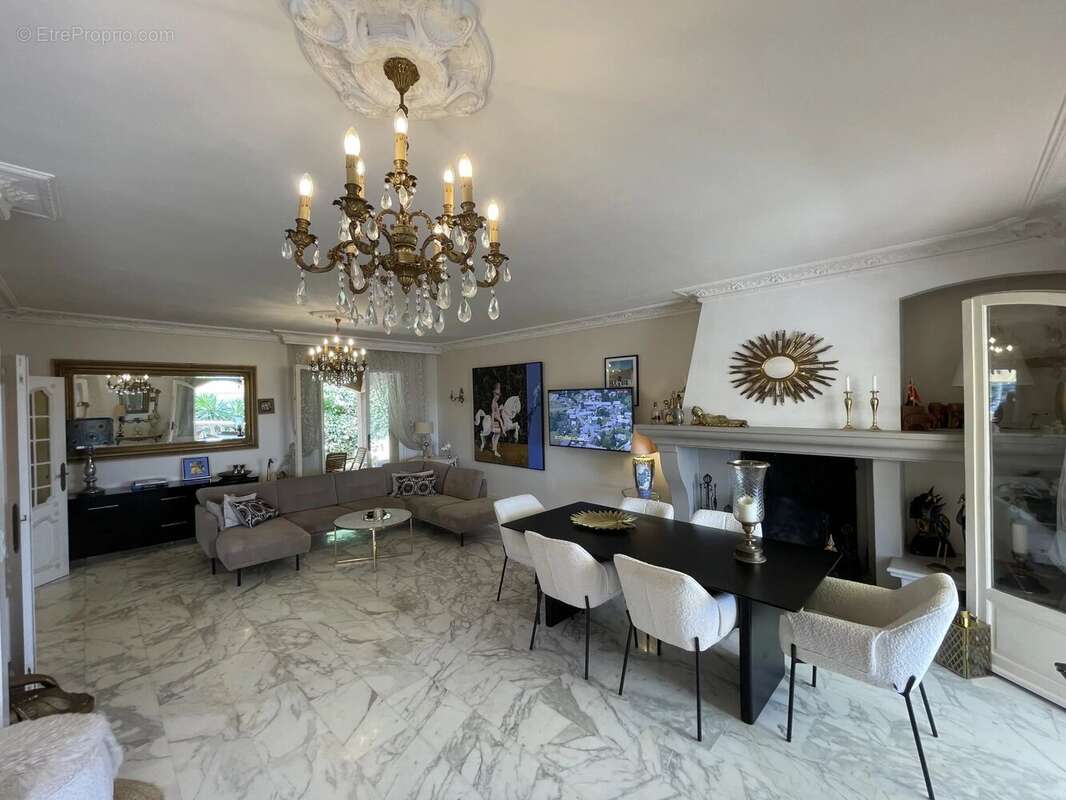 Maison à THEOULE-SUR-MER